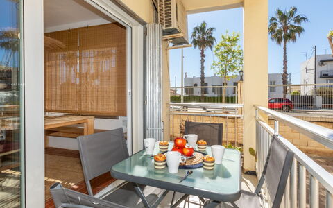 La Esmeralda: Appartement, Balcon, Côte, Condominium, Station Balnéaire, Recours, Clôture, Ville Resort, Hôtel, Balustrade