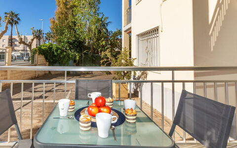La Esmeralda: Appartement, Balcon, Côte, Condominium, Station Balnéaire, Recours, Clôture, Ville Resort, Hôtel, Balustrade