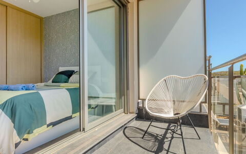 Mirador de Las Islas Ii: Appartement, Balcon, Côte, Condominium, Station Balnéaire, Recours, Clôture, Ville Resort, Hôtel, Balustrade
