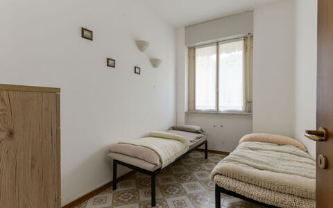 Lago di Bracciano: Appartement, Balcon, Côte, Condominium, Station Balnéaire, Recours, Clôture, Ville Resort, Hôtel, Balustrade