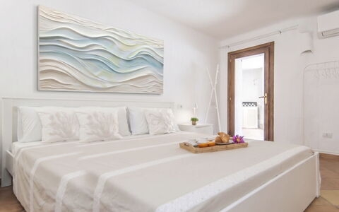 Baia Bianca: Appartement, Balcon, Côte, Condominium, Station Balnéaire, Recours, Clôture, Ville Resort, Hôtel, Balustrade