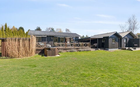 Emelita - 1.1Km from the Sea: Domicile, Chalet, Porche, Siding, Ferme, Structure En Plein Air