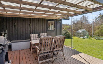 Emelita - 1.1Km from the Sea