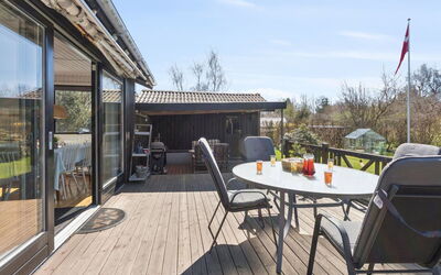 Emelita - 1.1Km from the Sea