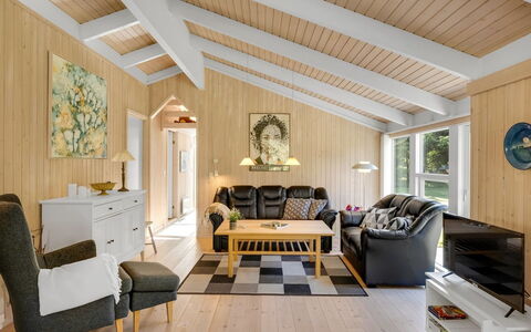 Ilya - 900M from the Sea: Design Intérieur, Meubles, Bois, Plafond, Sol, Canapé, Sol, Salon, Luminaire, Pièce