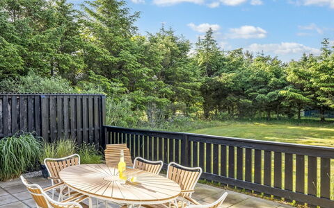 Ilya - 900M from the Sea: Mobilier De Jardin, Meubles, Tableau De Plein Air, Table, Chaise, Ombre, Jardin, Clôture, Plate-Forme, Dur