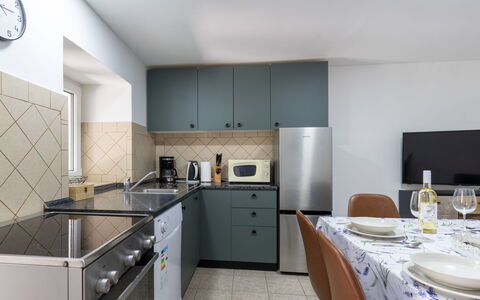 Hidden Hill: Cuisine, Appareil De Cuisine, Sol, Design Intérieur, Principaux Appliance, Comptoir, Sol, Meubles, Plafond, Cabinetry