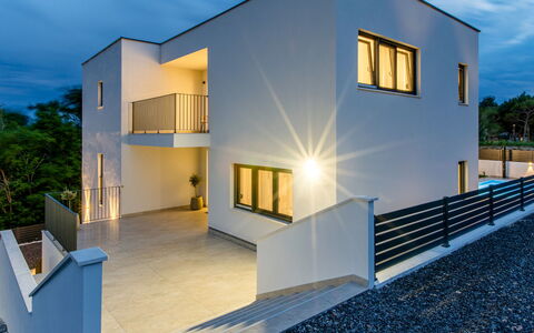 Antica: Domicile, Façade, Architecture, Composite, Balcon, Porte, Biens, Béton, Escaliers, Villa
