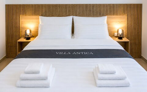 Antica: Lit, Chambre, Meubles, Design Intérieur, Bois, Literie, Drap De Lit, Sol, Throw Pillow, Cadre De Lit
