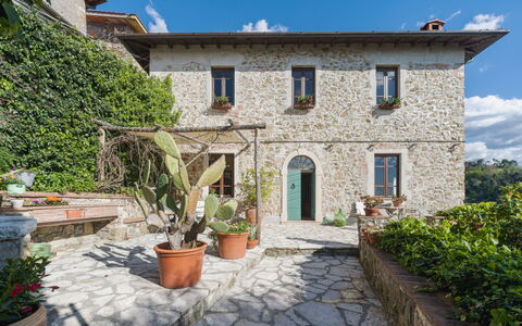 Casa Frantoio di Mommio: Montagnes Relief, Colline, Montagne, Paysage, Montagnes, Station De Montagne, Pente, Chaîne De Montagnes, Vallée, Chaparral