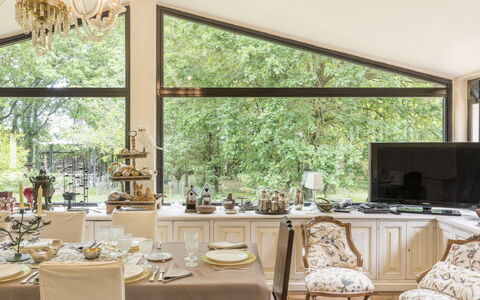 Luxury Villas Near Rome: Meubles, Design Intérieur, Table, Plafond, Éclairage, Chaise, Pièce, Salle À Manger, Table Cuisine Et Salle A Manger, Sol