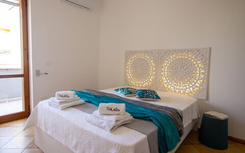 Sweet Dreams Home in Otranto: Design Intérieur, Meubles, Sol, Sol, Bois, Chambre, Lit, Textile, Drap De Lit, Literie