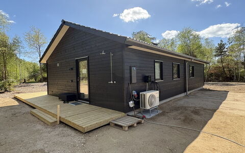 Gizelle - 200M from the Sea: Bois, Siding, Maison, Toit, Domicile, Chalet, Cabanon, Batiments Jardin, Cabane En Rondins