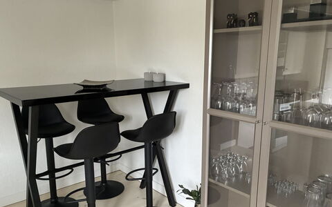 Bisera - 3Km from the Sea: Meubles, Rayonnage, Design Intérieur, Étagère, Éclairage, Sol, Sol, Verre, Tabouret