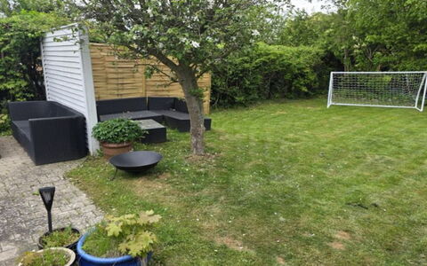 Bisera - 3Km from the Sea: Toit, Maison, Domicile, Chalet, Porte, Siding, Plate-Forme, Porche, Planche, Dur