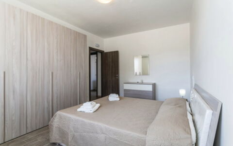 Villa Marzia: Design Intérieur, Sol, Bois, Sol, Lit, Chambre, Meubles, Plafond, Pièce, Drap De Lit