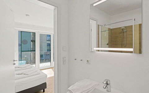 Seebrise: Design Intérieur, Sol, Sol, Appartement, Luminaire Plomberie, Plafond, Pièce, Verre, Salle De Bains, Plomberie