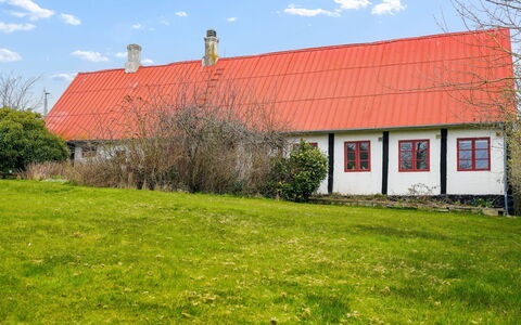 Espen - 300M from the Sea: Herbe, Rouge, Toit, Lot Terre, Domicile, Chalet, Zone Rurale, Pelouse, Ferme, Jardin