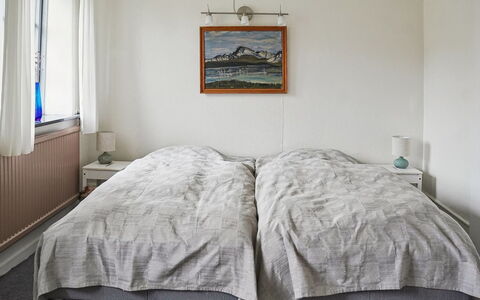 Espen - 300M from the Sea: Lit, Chambre, Literie, Drap De Lit, Bois, Linge, Sol, Meubles, Sol, Design Intérieur