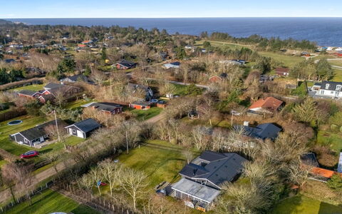Ascan - 300M to the Fjord: Zone Résidentielle, Quartier, Paysage, Banlieue, Domicile, Vue Du Ciel, Photographie Aérienne, Biens, Aménagement Paysager, Village