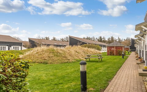 Melvin - 50M to the Fjord: Chalet, Domicile, Maison, Toit, Porche, Biens, Siding, Batiments Jardin, Ferme, Cour