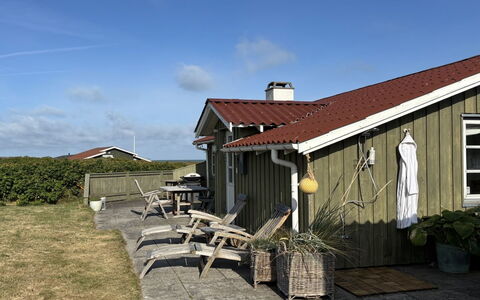 Ovine - 200M from the Sea: Bois, Maison, Chalet, Domicile, Toit, Zone Rurale, Siding, Cabane En Rondins, Batiments Jardin, Dur