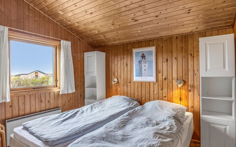 Alea - 150M from the Sea: Bois, Chambre, Domicile, Maison, Lit, Literie, Drap De Lit, Plafond, Chalet, Cadre De Lit