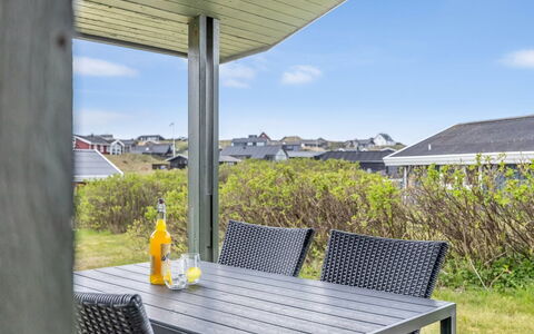 Alea - 150M from the Sea: Meubles, Porche, Toit, Mobilier De Jardin, Chaise, Domicile, Ombre, Balcon, Tableau De Plein Air, Verre