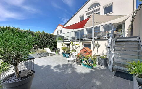 L'Incroyable: Piscine, Hôtel, Balcon