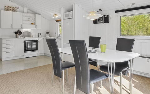 Brunhild - 29Km from the Sea: Design Intérieur, Plafond, Meubles, Sol, Sol, Luminaire, Cuisine, Éclairage, Pièce, Table Cuisine Et Salle A Manger