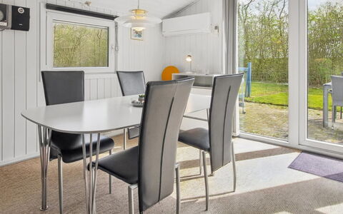 Brunhild - 29Km from the Sea: Design Intérieur, Sol, Meubles, Plafond, Sol, Table Cuisine Et Salle A Manger, Pièce, Chaise, Salle À Manger, Plante D'Appartement