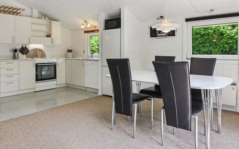Brunhild - 29Km from the Sea: Design Intérieur, Plafond, Sol, Meubles, Sol, Pièce, Domicile, Cuisine, Comptoir, Luminaire
