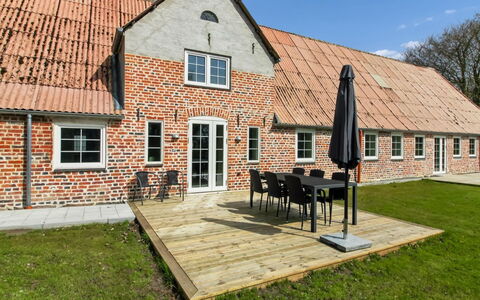 Farah - 25Km from the Sea: Meubles, Bois, Design Intérieur, Sol, Sol, Chaise, Pièce, Plafond, Salon, Appartement