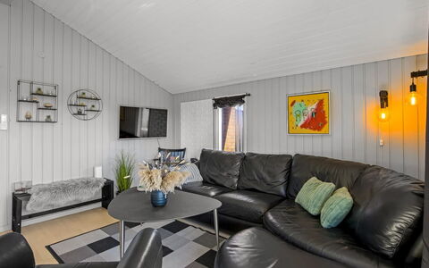 Kiana - 800M from the Sea: Bois, Plafond, Domicile, Chalet, Salon, Luminaire, Siding, Dur, Canapé