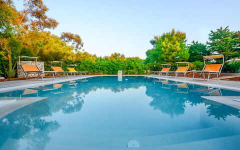 Villa Margherita: Bleu, Piscine, Recours, Mobilier De Jardin, Réflexion, Eco Hôtel, Loisir, Ville Resort, Tropiques, Hôtel