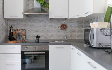 Villa Margherita: Cuisine, Comptoir, Appareil De Cuisine, Cabinetry, Design Intérieur, Principaux Appliance, Sol, Domicile, Meubles, Évier