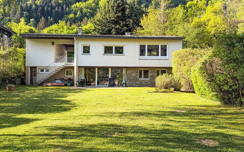 Ossiacher See 20: Bâtiment, Herbe, Maison, Domicile, Zone Résidentielle, Arbuste, Architecture, Lot Terre, Toit, Chalet