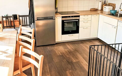 Bukanda: Parquet, Sol, Sol, Meubles, Design Intérieur, Revêtement De Sol Stratifié, Bois, Cuisine, Comptoir, Dur