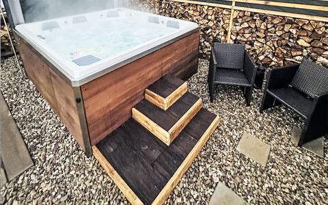 Bukanda: Tache De Bois, Dur, Jacuzzi, Lumber, Piscine