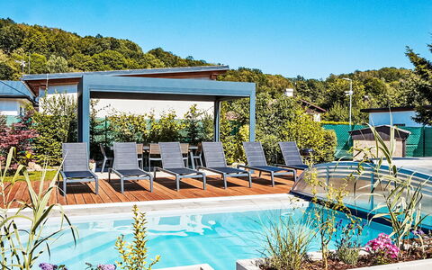 Bukanda: Piscine, Recours, Composite, Mobilier De Jardin, Eco Hôtel, Ombre, Chaise, Jardin, Aménagement Paysager, Hôtel