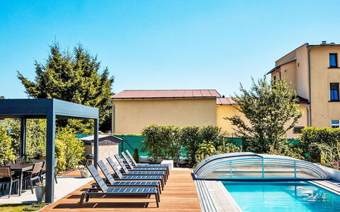 Bukanda: Piscine, Mobilier De Jardin, Recours, Balancelle, Composite, Parapluie, Eco Hôtel, Loisir, Ombre, Chaise