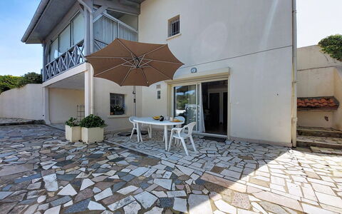 Maisonnabe: Bois, Maison, Chalet, Domicile, Piscine, Porche, Porte, Recours, Ombre, Biens