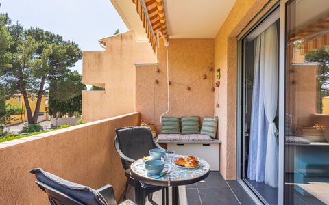 Les Mouettes: Bois, Maison, Chalet, Domicile, Piscine, Porche, Porte, Recours, Ombre, Biens