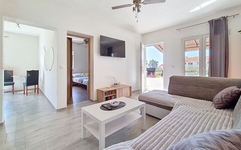 Sanja: Bois, Maison, Chalet, Domicile, Piscine, Porche, Porte, Recours, Ombre, Biens