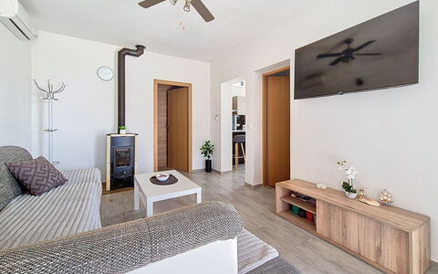 Sanja: Bois, Maison, Chalet, Domicile, Piscine, Porche, Porte, Recours, Ombre, Biens