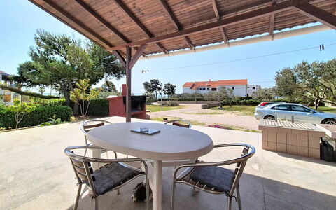 Sanja: Bois, Maison, Chalet, Domicile, Piscine, Porche, Porte, Recours, Ombre, Biens