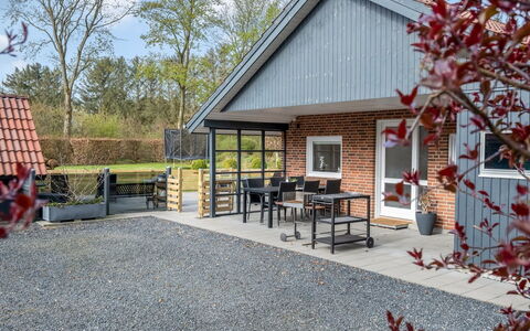 Garlef - 10Km from the Sea: Meubles, Bois, Design Intérieur, Sol, Sol, Chaise, Pièce, Plafond, Salon, Appartement