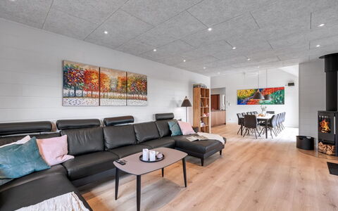 Brigita - 100M to the Fjord: Design Intérieur, Sol, Sol, Meubles, Plafond, Bois, Parquet, Luminaire, Salon, Éclairage