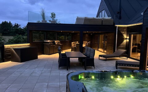 Brigita - 100M to the Fjord: Toit, Composite, Plate-Forme, Piscine, Ombre, Patio, Mobilier De Jardin, Chaise, Conception, Eco Hôtel