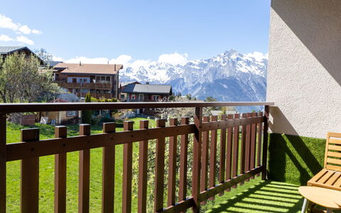 Balcon des Alpes 24: Chaîne De Montagnes, Vallée, Balcon, Alpes, Crête, Clôture, Tache De Bois, Eco Hôtel, Porche, Mobilier De Jardin